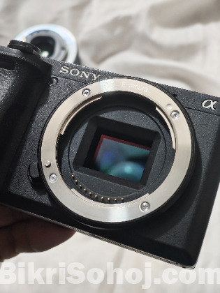 Sony A6400 with Sony 35 mm f 1.8 Lens